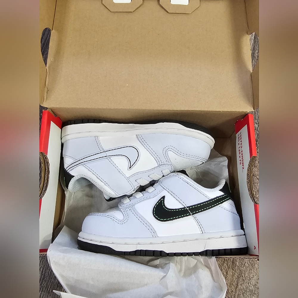 Nike Dunk LowWhite/Football Grey/Green Strike/BlackSize 6CStyle FB9107-107 - Picture 13 of 13